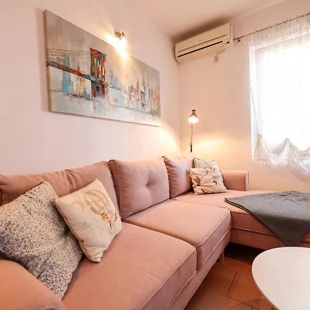 One Bedroom 50m From The Sea