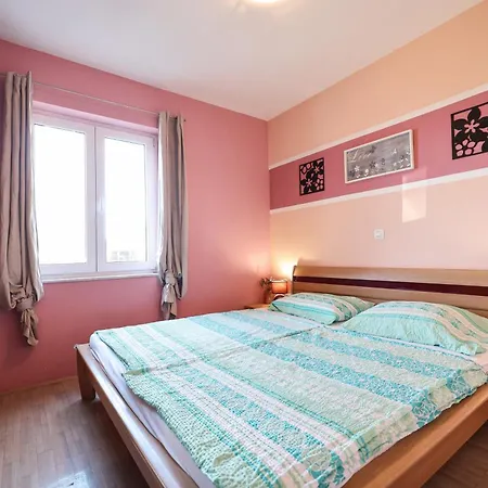 One Bedroom 50m From The Sea